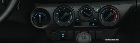 detalhes-toyota-hilux-cabine-simples Toyota Hilux Cabine Simples - Preço, Ficha Técnica, Fotos