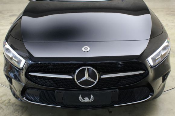 frente-mercedes-a250 Mercedes A250 - Preço, Ficha Técnica, Fotos