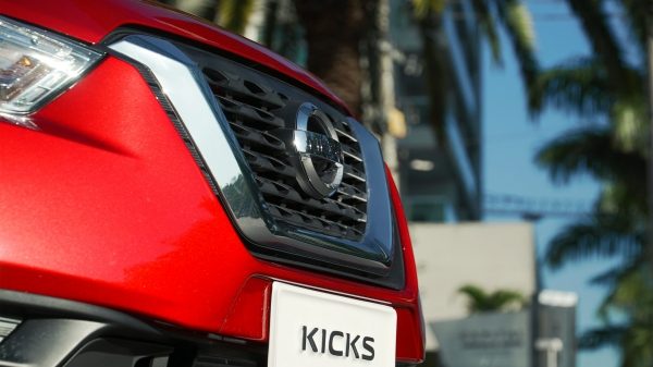 grade-frontal-nissan-kicks Nissan Kicks - Preço, Ficha Técnica, Fotos