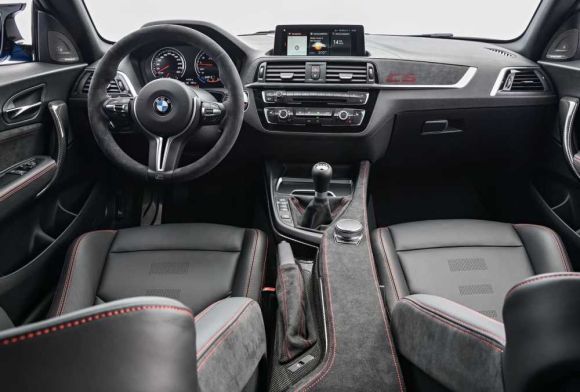 interior-bmw-m2 BMW M2 - Quem encara esse monstro de alto desempenho