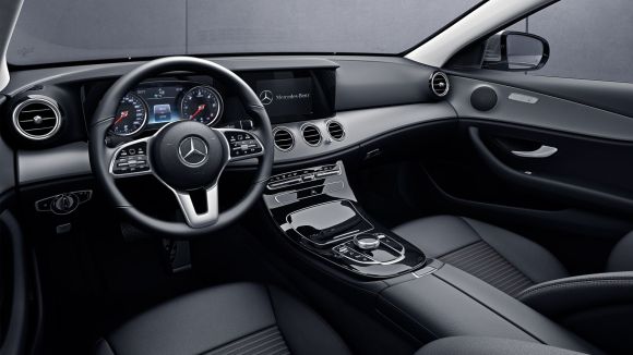 interior-mercedes-a250 Mercedes A250 - Preço, Ficha Técnica, Fotos