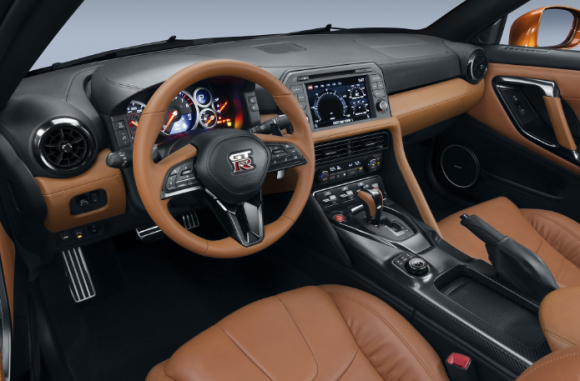 interior-nissan-gtr Nissan GTR - Preço, Ficha Técnica, Fotos