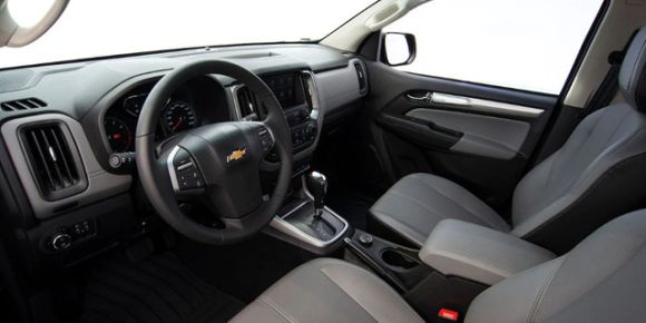 interior-silverado Chevrolet Silverado - Preço, Ficha Técnica, Fotos