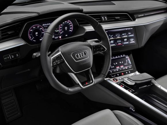 painel-audi-etron Audi E-Tron - Veio pra ficar! ?