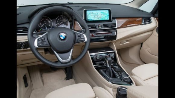 painel-bmw-220i BMW 220I - Preço, Ficha Técnica, Fotos