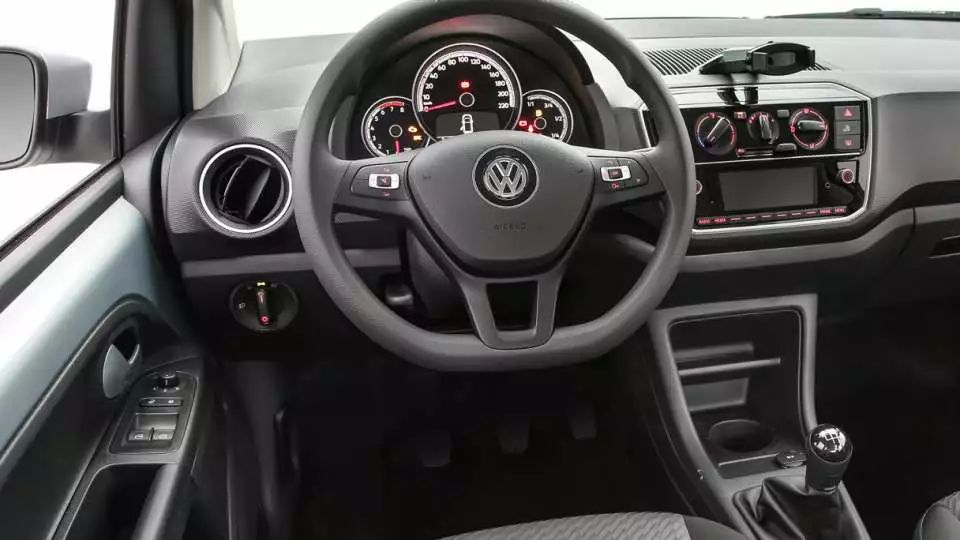 painel-volkswagem-up Volkswagen Up - Preço, Ficha Técnica, Fotos